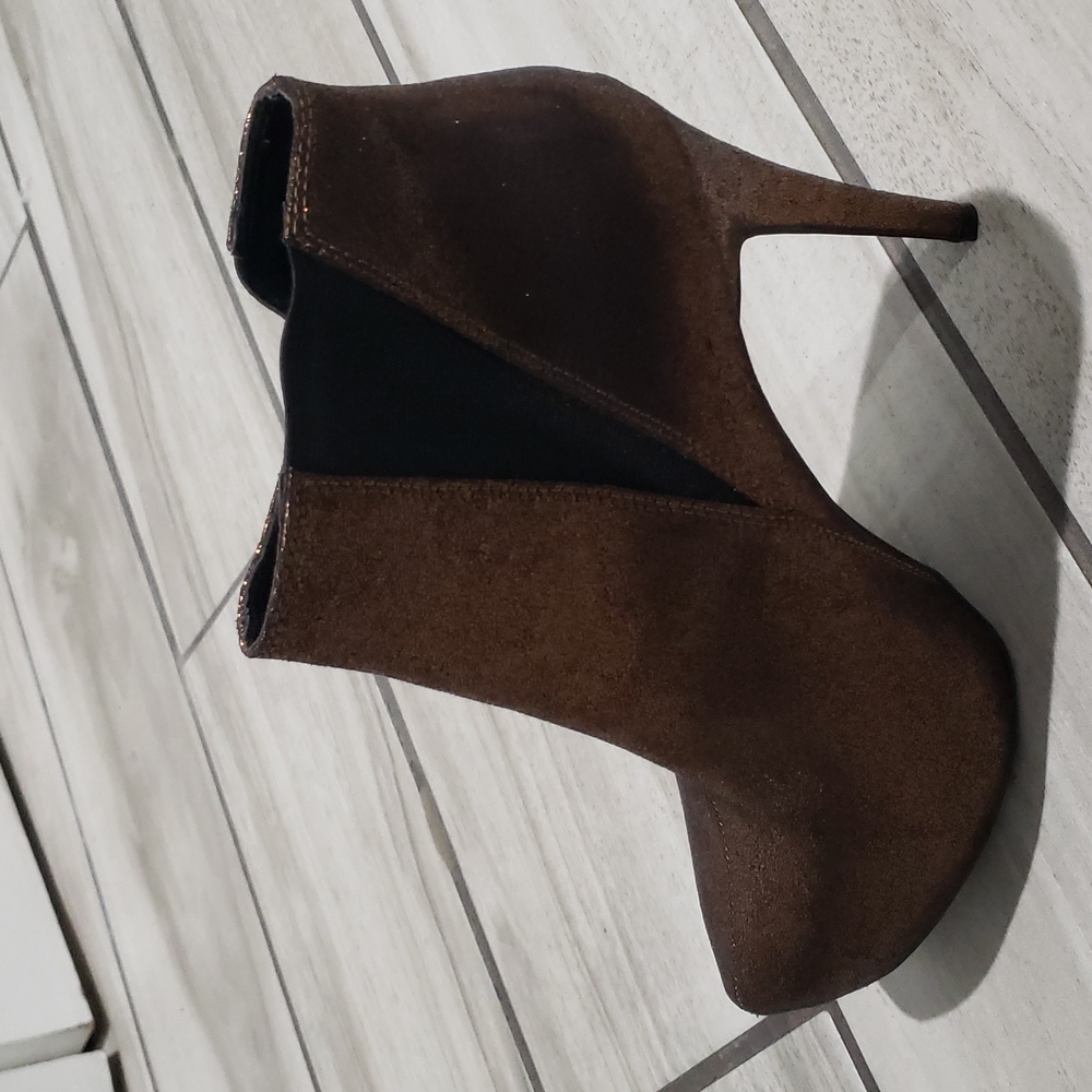 ROCK & REPUBLIC  boots. - Picture 5 of 14